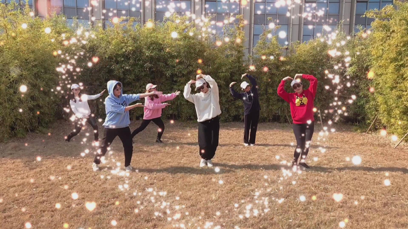 /QJ_415719577695.jpg 財(cái)務(wù)金融中心節(jié)目《牛年的第一顆糖》_副本.jpg